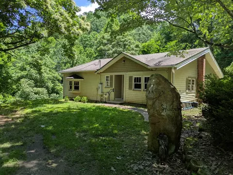 583 Dark Ridge Rd, Sylva, NC 28779