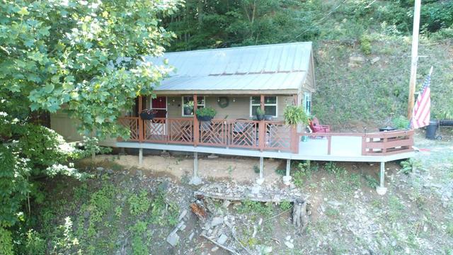 57 Oak Ridge Ln, Whittier, NC 28789
