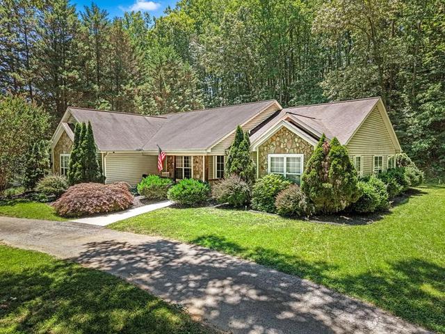 418 Heatherstone Dr, Franklin, NC 28734