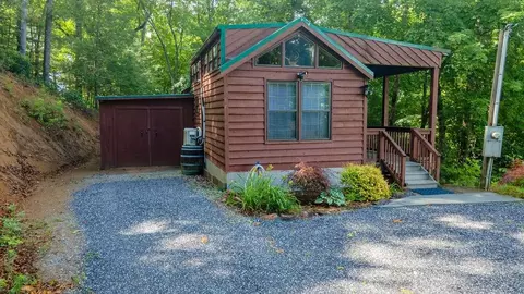 984 W Old Murphy Rd, Franklin, NC 28734