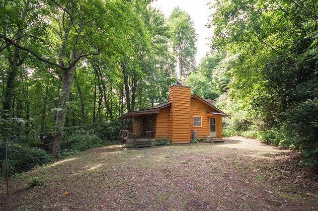 20 Fairmont Dr, Franklin, NC 28734