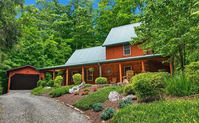 1026 High Top Mountain Rd, Whittier, NC 28789