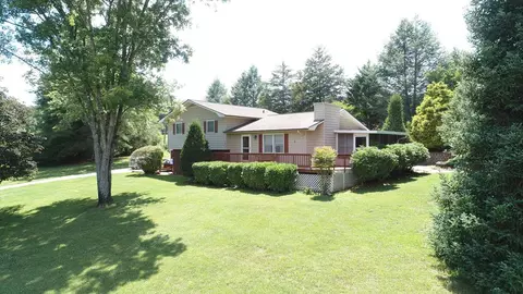 140 Quail Hollow Rd, Franklin, NC 28734