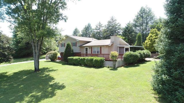 140 Quail Hollow Rd, Franklin, NC 28734