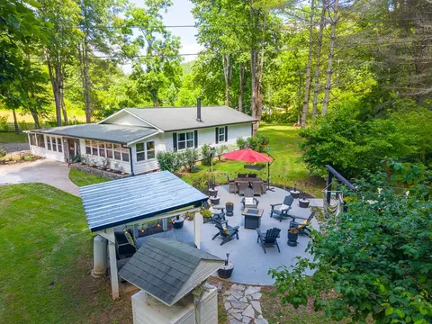 336 Greens Creek Rd, Sylva, NC 28779