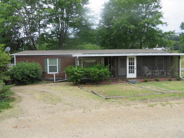 15 Maples Park Dr, Franklin, NC 28734