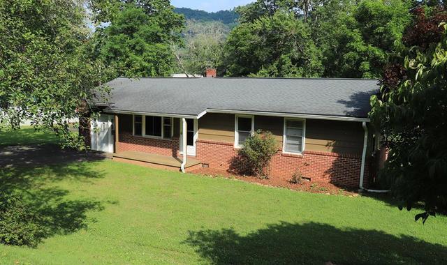 387 Scotts Creek Rd, Sylva, NC 28779