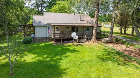 56 Green Valley Dr, Franklin, NC 28734