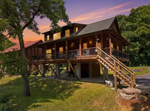 660 Riverbend Rd, Sylva, NC 28779