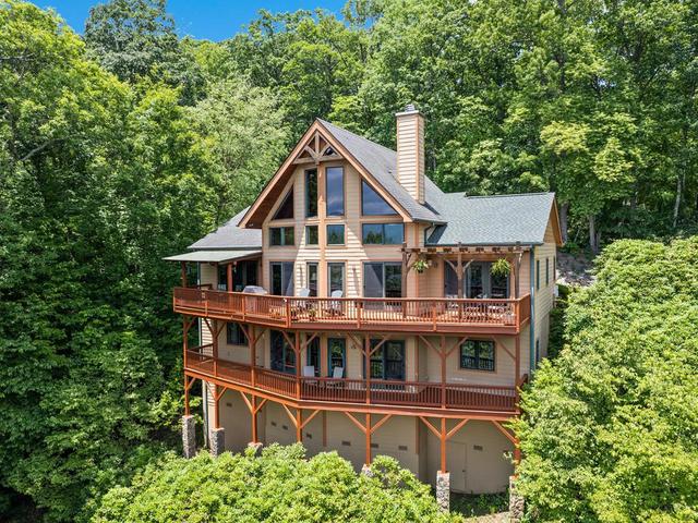 48 Hawks Lift Dr, Waynesville, NC 28786