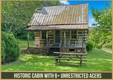 570 Sugarfork Rd, Franklin, NC 28734 photo 1