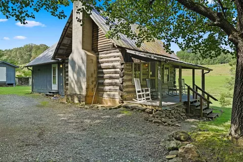 570 Sugarfork Rd, Franklin, NC 28734 photo 3