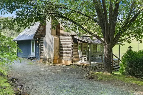 570 Sugarfork Rd, Franklin, NC 28734 photo 2