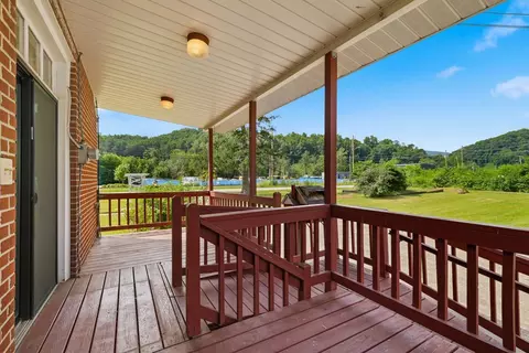 Exterior - 783 Skyland Dr, Sylva, NC 28779 photo 5 of 10