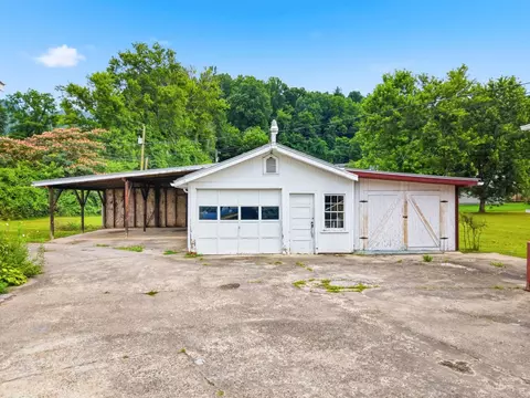 Exterior - 783 Skyland Dr, Sylva, NC 28779 photo 7 of 10