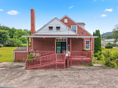 Exterior - 783 Skyland Dr, Sylva, NC 28779 photo 4 of 10