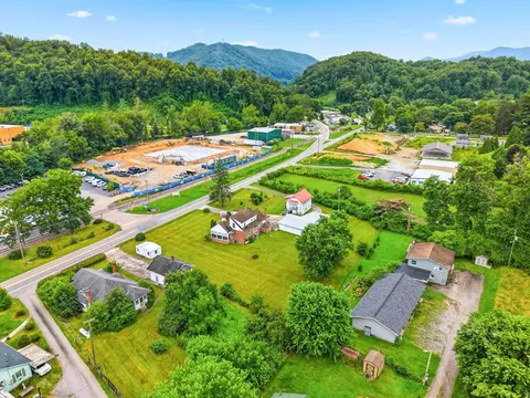 View/Area - 783 Skyland Dr, Sylva, NC 28779 photo 8 of 9