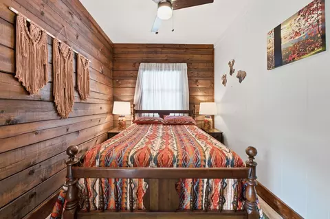 Bedroom - 75 Log Haven Ln, Franklin, NC 28734 photo 5 of 5