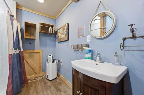 Bath - 75 Log Haven Ln, Franklin, NC 28734 photo 3 of 4