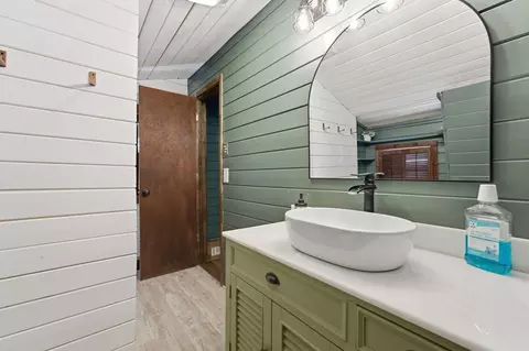 Bath - 75 Log Haven Ln, Franklin, NC 28734 photo 1 of 4