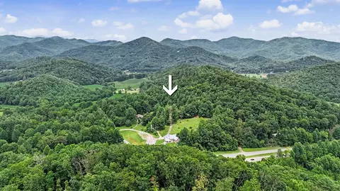 128 Johnson Rd, Franklin, NC 28734 photo 3