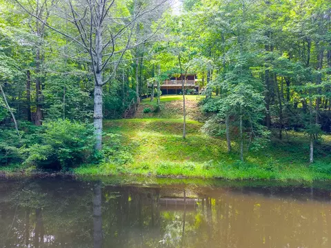 365 Cedar Hills Dr, Franklin, NC 28734