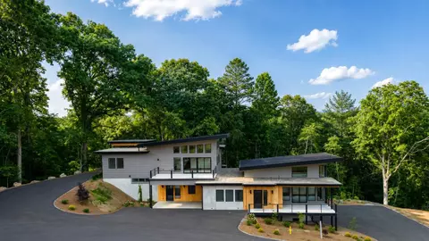 201 Mountain Laurel Rdg, Franklin, NC 28734