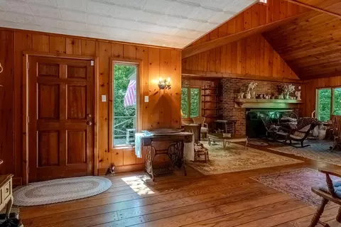 Entry Way - 182 Brandy Ln, Franklin, NC 28734 photo 2 of 9