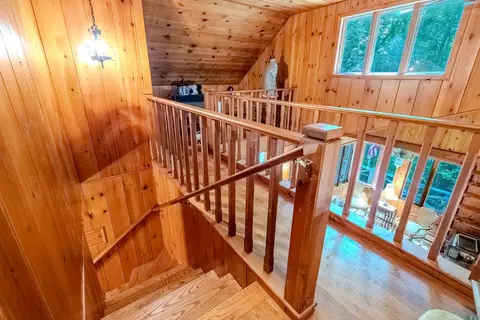 Entry Way - 182 Brandy Ln, Franklin, NC 28734 photo 5 of 9