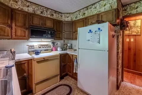 Kitchen - 182 Brandy Ln, Franklin, NC 28734 photo 2 of 5