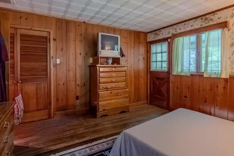 Bedroom - 182 Brandy Ln, Franklin, NC 28734 photo 3 of 5