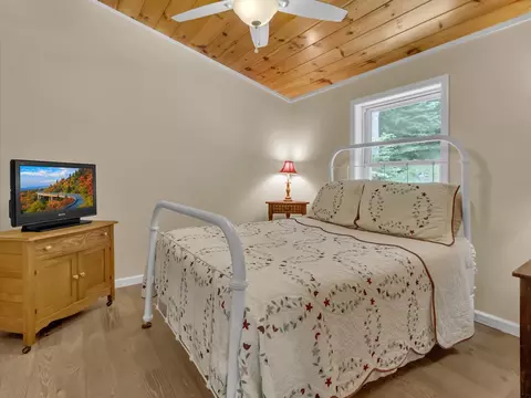 Bedroom - 291 Incline Dr, Sylva, NC 28779 photo 3 of 8