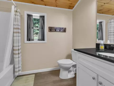 Bath - 291 Incline Dr, Sylva, NC 28779 photo 3 of 4