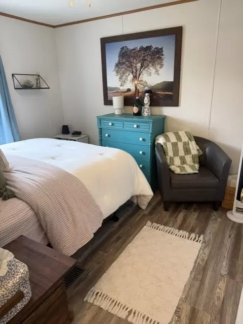 Bedroom - 912 Lyle Downs Rd, Franklin, NC 28734 photo 4 of 6