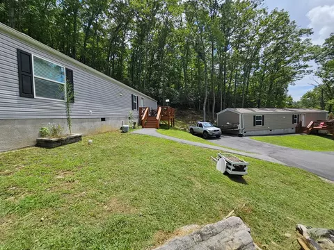 Exterior - 39 Boulder Ct, Franklin, NC 28734 photo 13 of 14