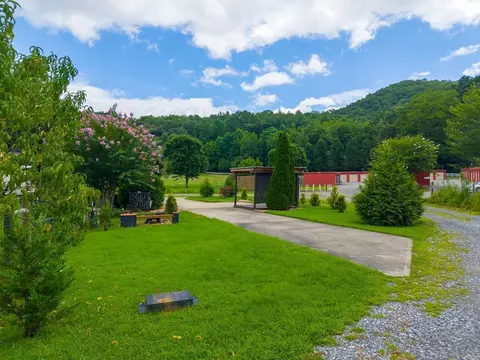 50 Timber Leaf Dr, Sylva, NC 28779 photo 2