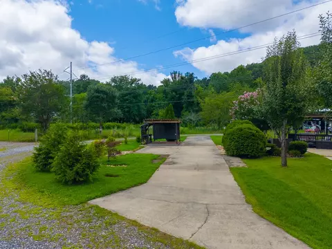 50 Timber Leaf Dr, Sylva, NC 28779 photo 4