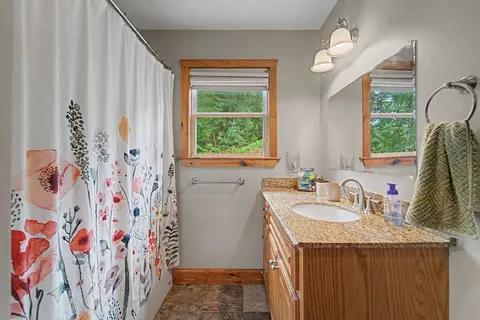 Bath - 374 Ridgeway St, Sylva, NC 28779 photo 3 of 3