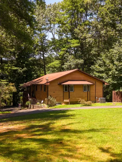 381 Dogwood Trl, Robbinsville, NC 28771