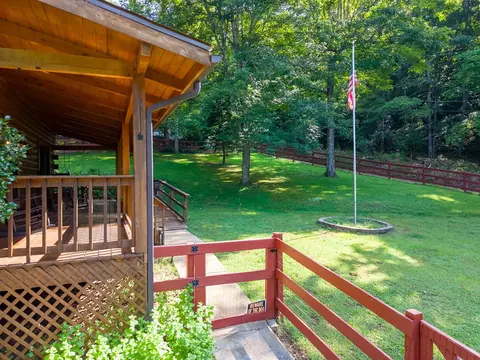 Exterior - 306 Springbrook Dr, Franklin, NC 28734 photo 20 of 36