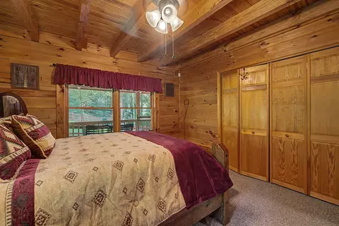 Bedroom - 306 Springbrook Dr, Franklin, NC 28734 photo 3 of 6