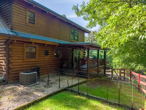 Exterior - 306 Springbrook Dr, Franklin, NC 28734 photo 30 of 36