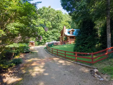 Exterior - 306 Springbrook Dr, Franklin, NC 28734 photo 2 of 36