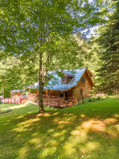 Exterior - 306 Springbrook Dr, Franklin, NC 28734 photo 24 of 36