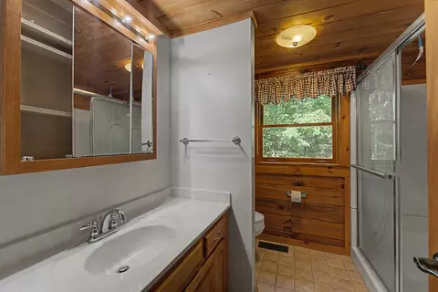 Bath - 306 Springbrook Dr, Franklin, NC 28734 photo 1 of 3