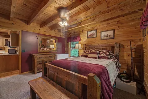 Bedroom - 306 Springbrook Dr, Franklin, NC 28734 photo 2 of 6