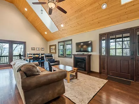 Living - 374 Rio Bravo, Sylva, NC 28779 photo 2 of 4