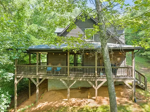 Exterior - 374 Rio Bravo, Sylva, NC 28779 photo 2 of 9