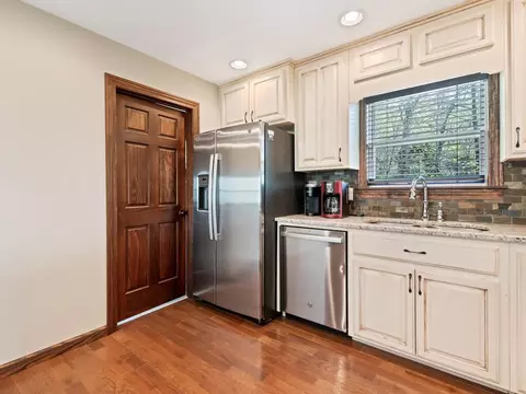 Kitchen - 374 Rio Bravo, Sylva, NC 28779 photo 4 of 4