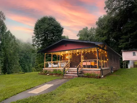 Exterior - 187 Garnet Rd, Sylva, NC 28779 photo 2 of 30